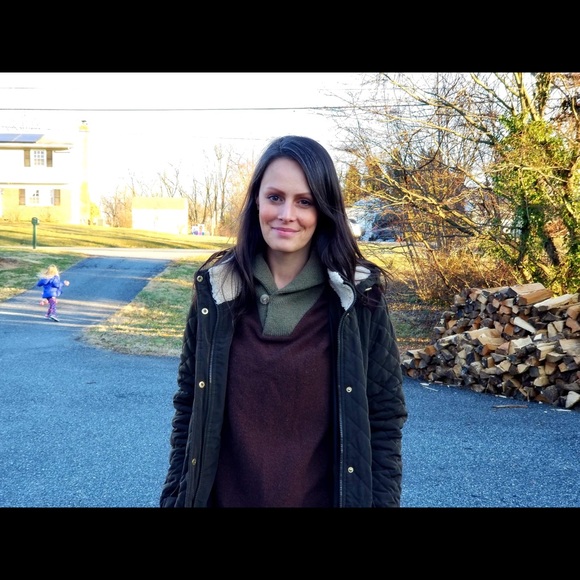 Meet your Posher, Christina - Picture 1 of 2